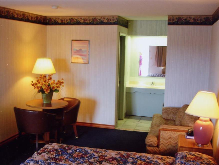 Hillcrest Inn & Suites Ozona Εξωτερικό φωτογραφία