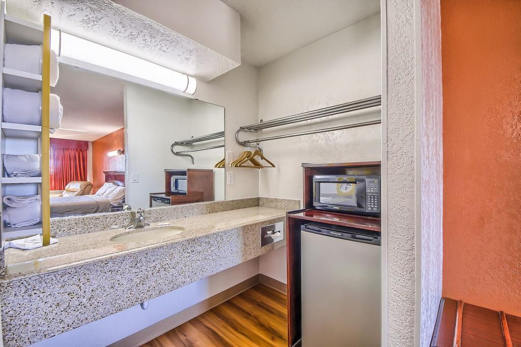 Hillcrest Inn & Suites Ozona Εξωτερικό φωτογραφία
